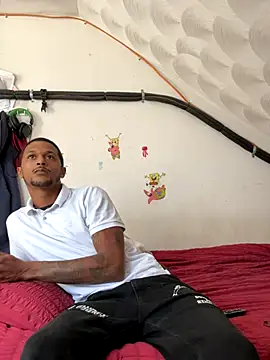 Snapshot of rayyymack chatting on 10-04-25, 05:00 rayyymack online show from 10-04-25, 05:00