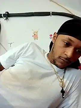 Snapshot of rayyymack chatting on 10-08-25, 06:38 rayyymack online show from 10-08-25, 06:38