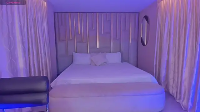 MariaHerrera  online show from 12-20-25, 11:01