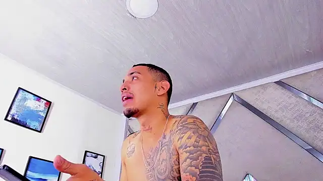 Damian09  online show from 12-15-25, 09:08