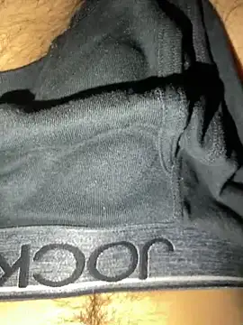 Snapshot of Desibullrck chatting on 12-23-24, 04:39 Desibullrck online show from 12-23-24, 04:39