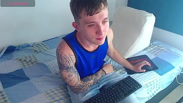 Dylanwhite23  online show from 01-19-25, 03:29