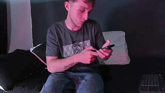 Dylanwhite23  online show from 11-14-25, 09:13