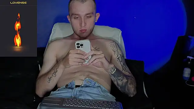 Dylanwhite23  online show from 02-08-26, 11:30