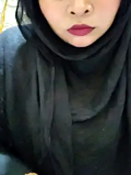 Snapshot of Indian-Nazia chatting on 04-18-26, 07:58 Indian-Nazia online show from 04-18-26, 07:58