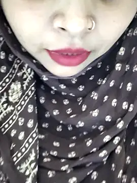 Snapshot of Indian-Nazia chatting on 05-16-26, 07:01 Indian-Nazia online show from 05-16-26, 07:01