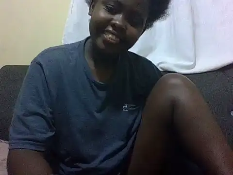Snapshot of Sweetcecie01 chatting on 04-29-26, 08:04 Sweetcecie01 online show from 04-29-26, 08:04