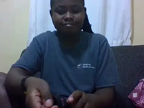 Snapshot of Sweetcecie01 chatting on 05-29-26, 09:35 Sweetcecie01 online show from 05-29-26, 09:35