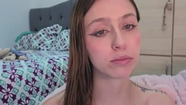 Snapshot of SofiaGc chatting on 05-10-26, 03:44 SofiaGc online show from 05-10-26, 03:44