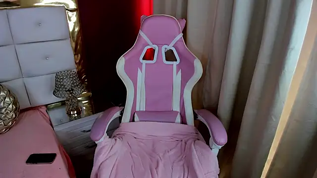 Snapshot of _cat_18 chatting on 12-29-24, 08:48  cat 18 online show from 12-29-24, 08:48