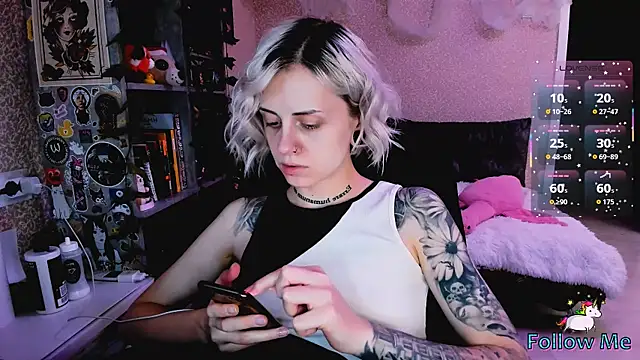 NaniMoore online show from 11-05-25, 08:20