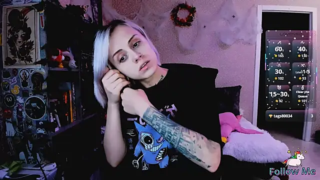 NaniMoore online show from 11-08-25, 09:02