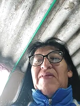 clarita 01 online show from 10-27-25, 11:47