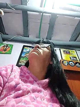 Snapshot of clarita_01 chatting on 06-03-26, 10:07 clarita 01 online show from 06-03-26, 10:07