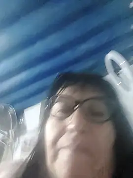 Snapshot of clarita_01 chatting on 06-10-26, 10:36 clarita 01 online show from 06-10-26, 10:36