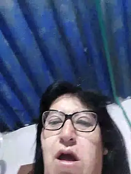 Snapshot of clarita_01 chatting on 06-18-26, 10:19 clarita 01 online show from 06-18-26, 10:19