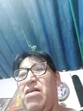 Snapshot of clarita_01 chatting on 06-25-26, 10:47 clarita 01 online show from 06-25-26, 10:47