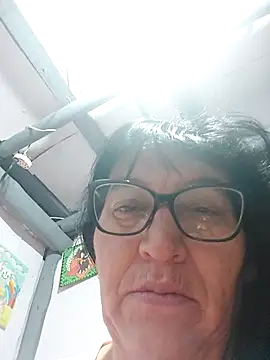 Snapshot of clarita_01 chatting on 06-26-26, 10:52 clarita 01 online show from 06-26-26, 10:52