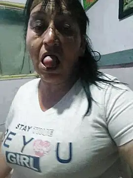 Snapshot of clarita_01 chatting on 07-09-26, 12:48 clarita 01 online show from 07-09-26, 12:48