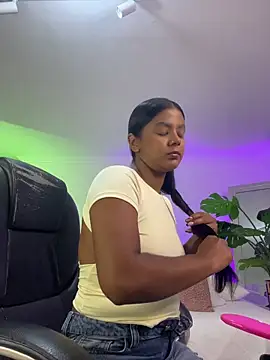 Snapshot of JANYLOVE__ chatting on 06-12-26, 10:58 JANYLOVE online show from 06-12-26, 10:58