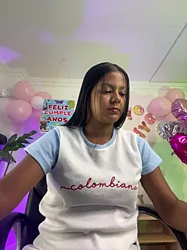 Snapshot of JANYLOVE__ chatting on 06-18-26, 11:03 JANYLOVE online show from 06-18-26, 11:03