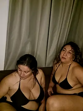 Snapshot of kitty_84 chatting on 05-17-26, 12:30 kitty 84 online show from 05-17-26, 12:30