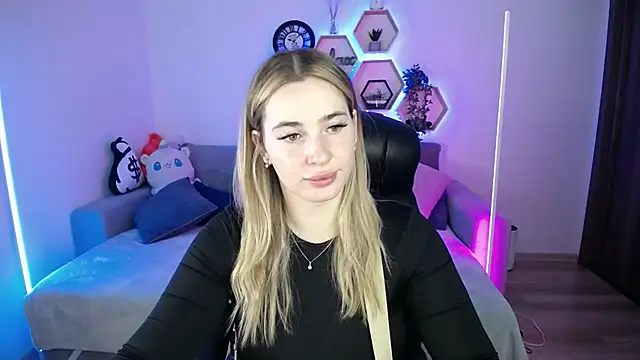 SabrinViolet online show from 11-22-25, 09:08