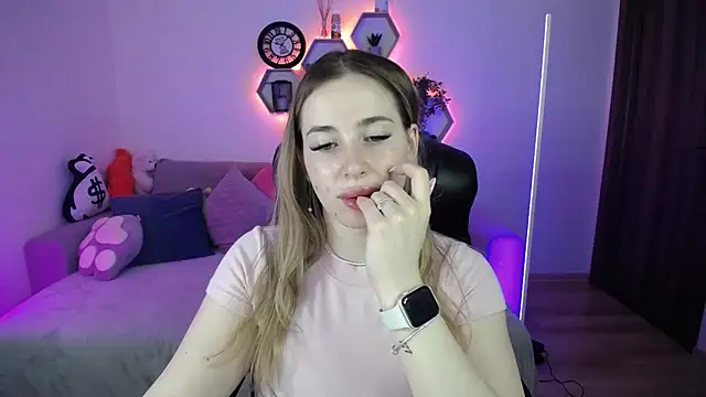 SabrinViolet online show from 03-31-26, 08:04