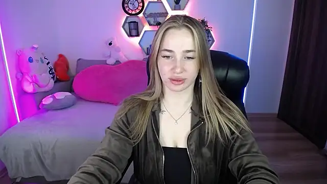 Snapshot of SabrinViolet chatting on 05-09-26, 08:08 SabrinViolet online show from 05-09-26, 08:08
