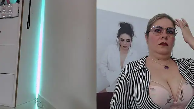 zehra sanem online show from 02-24-25, 09:41