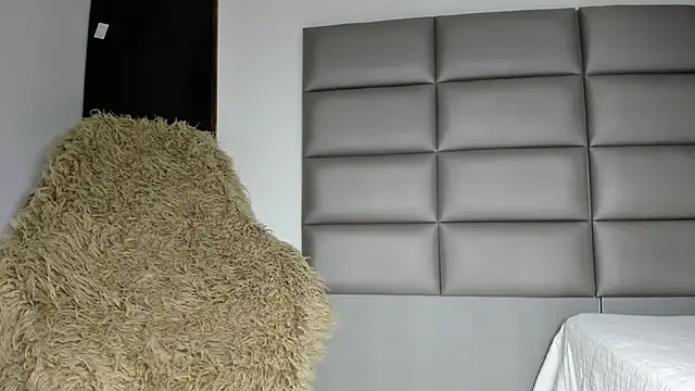 dereksmith2 online show from 02-04-26, 04:02