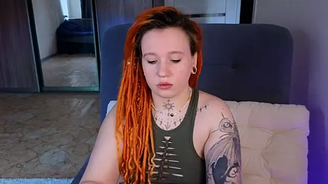 Snapshot of The_Full_Red_Moon chatting on 10-07-25, 05:37 The Full Red Moon online show from 10-07-25, 05:37