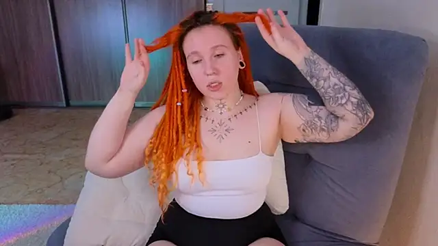 Snapshot of The_Full_Red_Moon chatting on 10-10-25, 06:12 The Full Red Moon online show from 10-10-25, 06:12