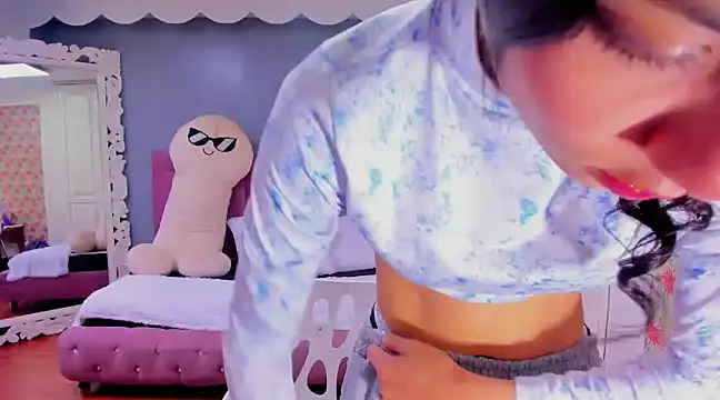 Snapshot of Iris_Stone_ chatting on 01-15-25, 10:38 Iris Stone online show from 01-15-25, 10:38