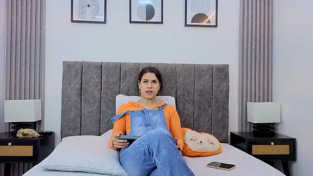 Luciana Ortiz1 online show from 02-02-26, 01:32