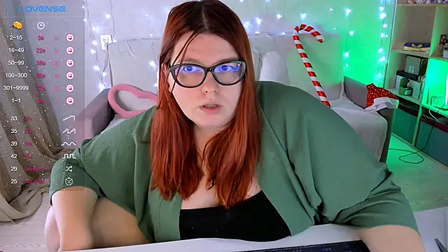 Snapshot of Melissa_Purr chatting on 12-27-24, 02:43 Melissa Purr online show from 12-27-24, 02:43