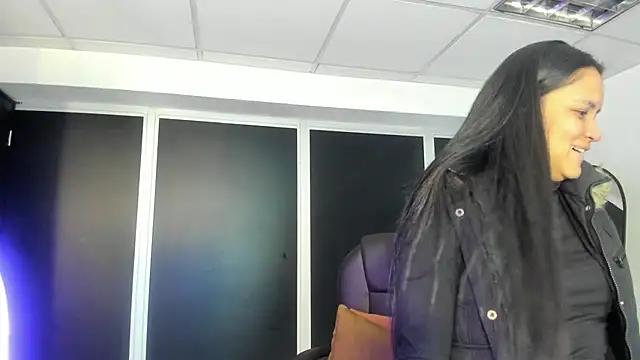 Ivanna18 x online show from 10-28-25, 03:54