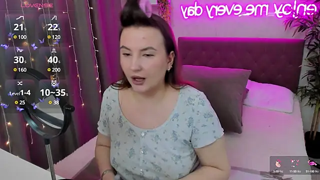 FeralPeach online show from 02-09-25, 04:36