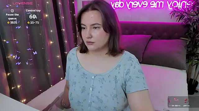 FeralPeach online show from 10-04-25, 03:48