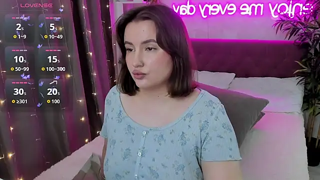 FeralPeach online show from 10-05-25, 04:55