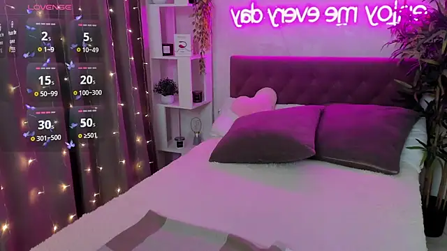 FeralPeach online show from 04-05-26, 04:31