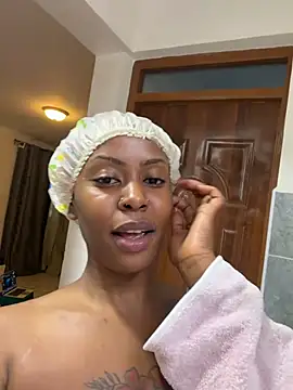 Snapshot of Rose_berry chatting on 07-20-26, 02:19 Rose berry online show from 07-20-26, 02:19