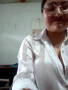 Snapshot of Rose_DiDi chatting on 05-20-26, 06:19 Rose DiDi online show from 05-20-26, 06:19