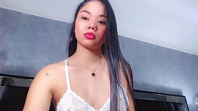 Snapshot of JasmineMoore chatting on 03-04-25, 08:38 JasmineMoore online show from 03-04-25, 08:38
