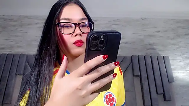 Snapshot of JasmineMoore chatting on 06-23-26, 10:08 JasmineMoore online show from 06-23-26, 10:08