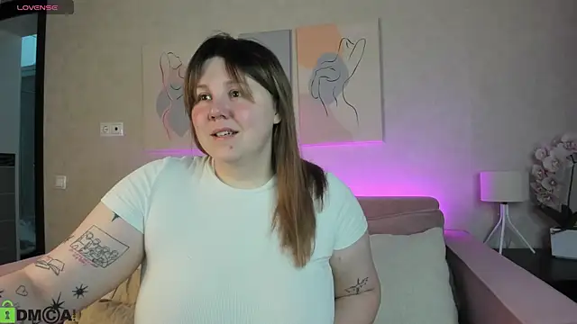 Ruth Oliver online show from 04-07-26, 01:06