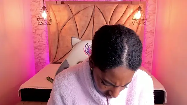 Queen perla  online show from 02-25-25, 12:24