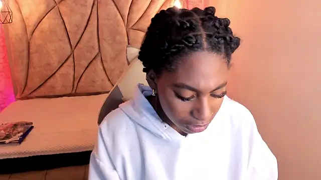 Queen perla  online show from 03-13-25, 12:13