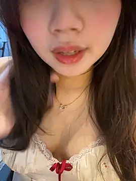 Hotellinh12 online show from 10-22-25, 07:41