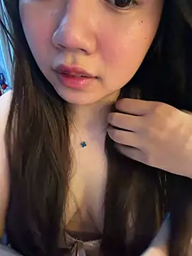 Hotellinh12 online show from 05-18-26, 11:49